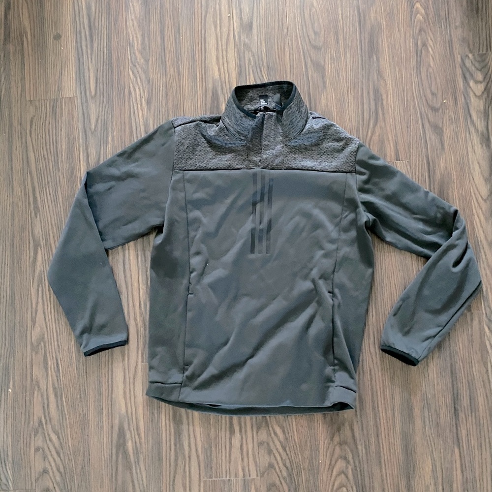 Athletic pullover